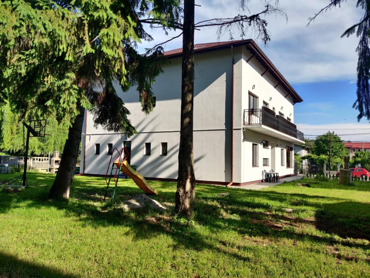 Pensiunea Alesia Pucioasa Экстерьер фото